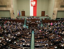 Kto może skorzystać z obniżki cen energii ? Nowelizacja ustawy prądowej.