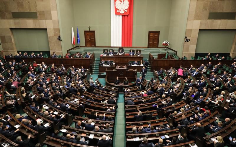 Kto może skorzystać z obniżki cen energii ? Nowelizacja ustawy prądowej.